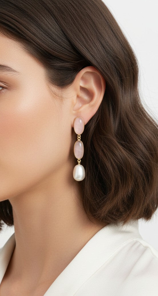 Tindra korvakorut jalokivillä ja helmillä